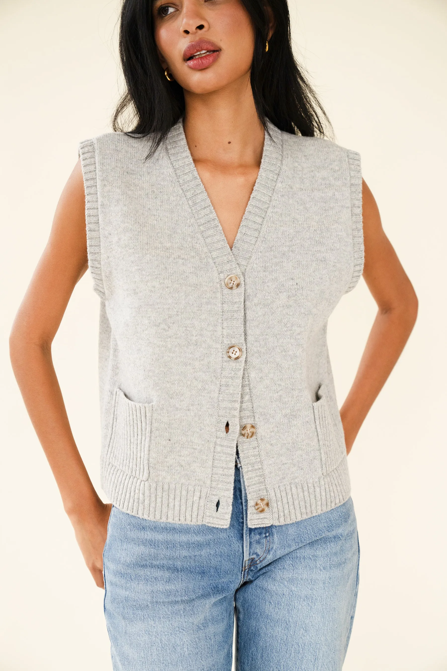 PHOEBE VEST - GREY