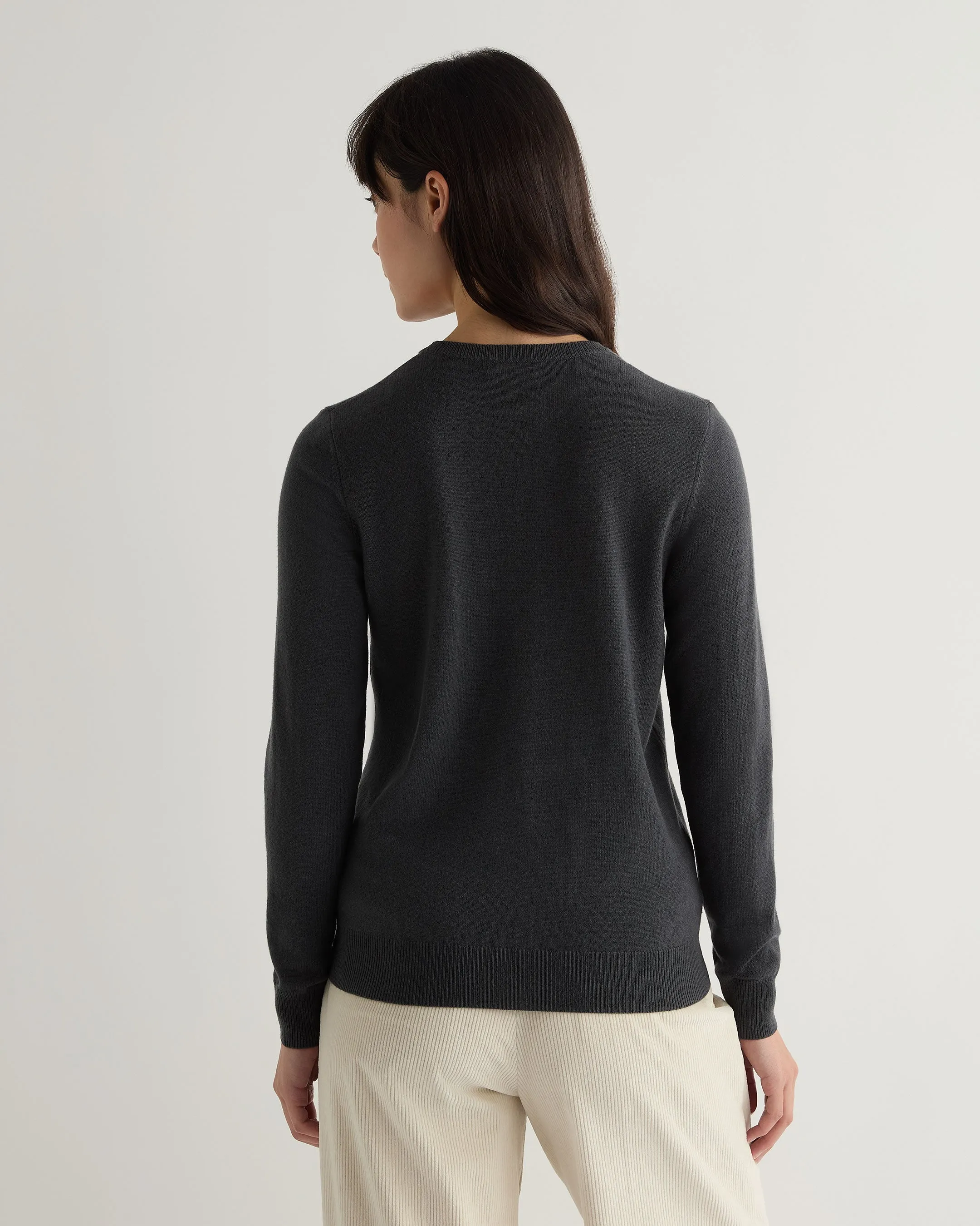 Women's Evie Classic Round Neck Cashmere Sweater Anthracite Grey