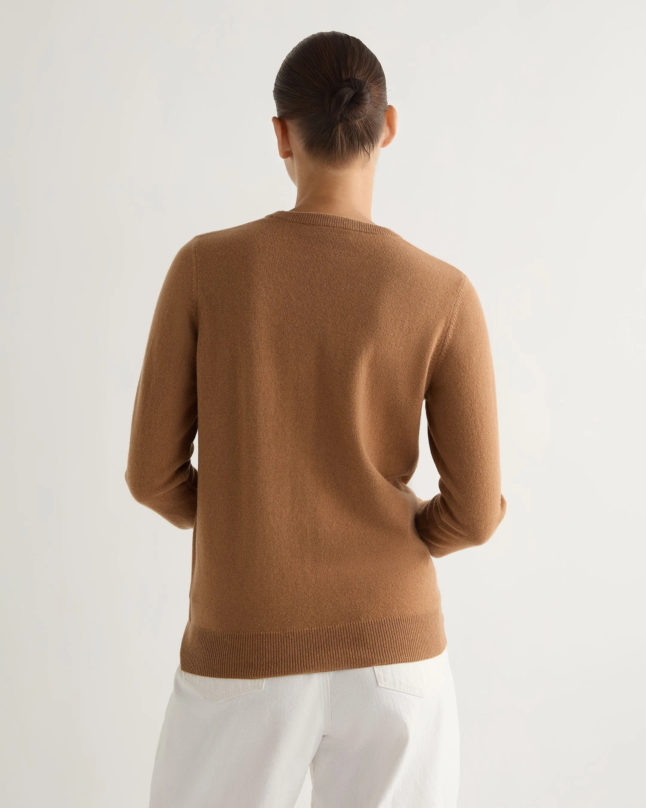 Women's Evie Classic Round Neck Cashmere Sweater Dark Camel Brown